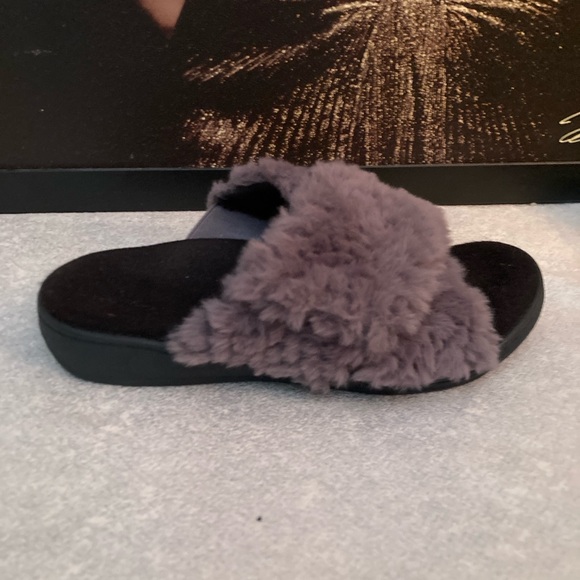 Cozy Faux Fur Slide Slippers Size 8 - Picture 5 of 9